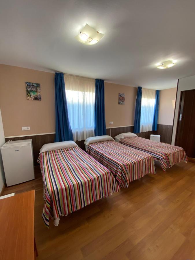 Hostal Urpi-Oklahoma Reus Eksteriør bilde
