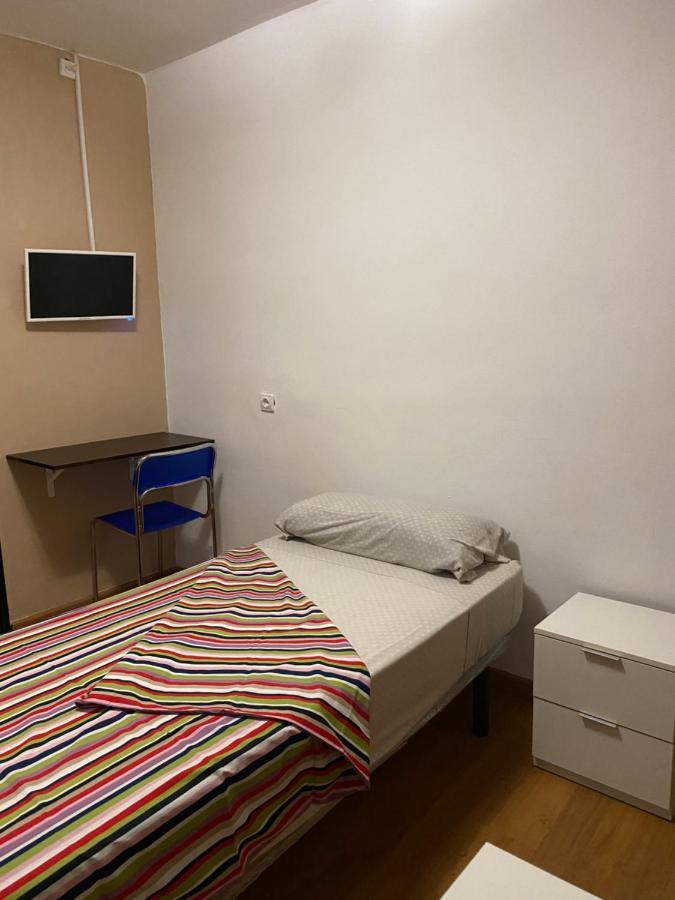 Hostal Urpi-Oklahoma Reus Eksteriør bilde